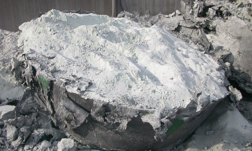 Figure 1: Air-cooled slag disintegration during cooling.